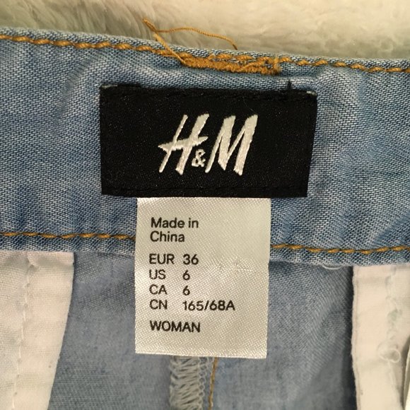 H&M light blue denim shorts - Picture 3 of 5